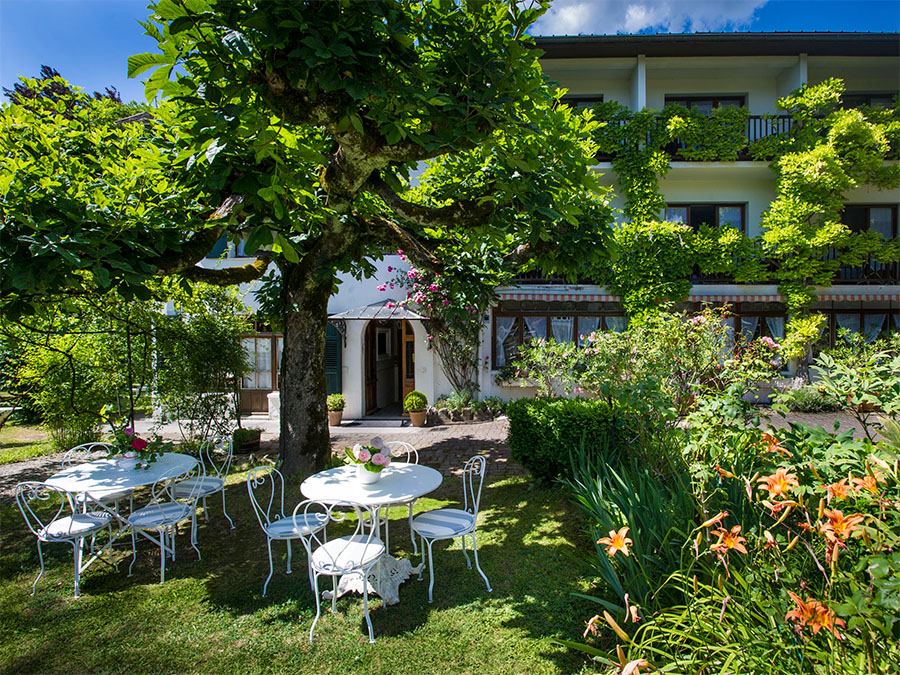 Sensationen für einen idyllischen Aufenthalt am See von Annecy im Garten
