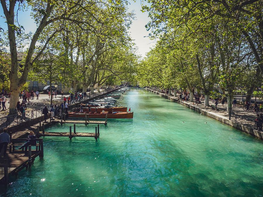 Visit the canals of Lake Annecy