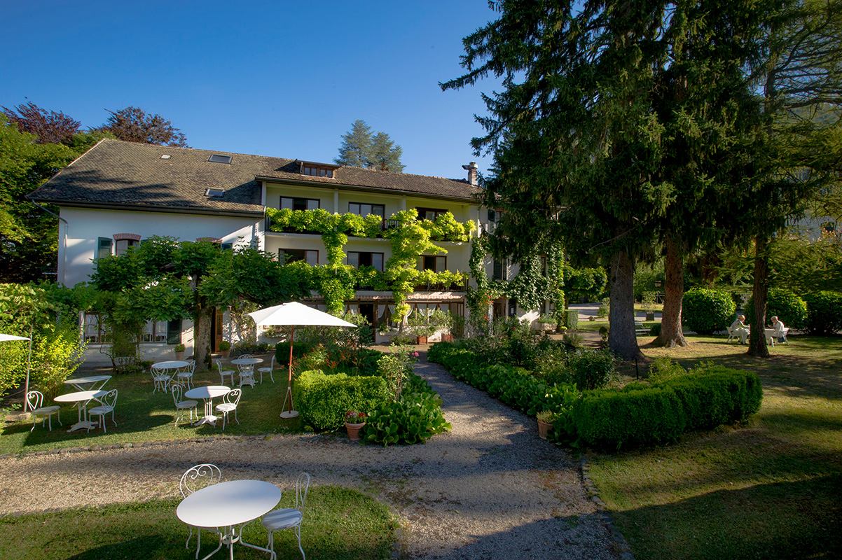 Jardin de l'hôtel Beau Séjour, pour la détente en pleine nature ou prendre le petit-déjeuner